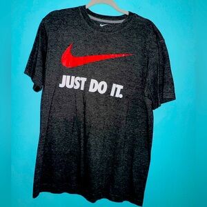 Men’s “Just Do it” Nike shirt Large